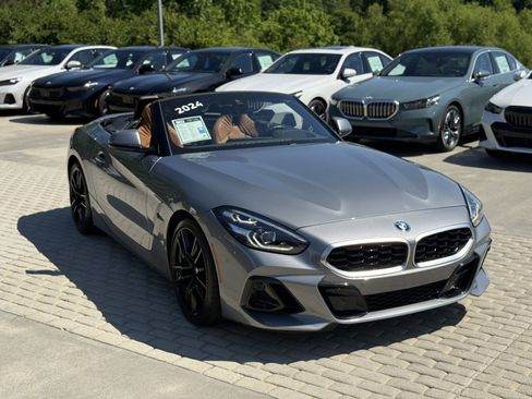 Certified 2024 BMW Z4 sDrive30i w/ Premium Package RWD image 8
