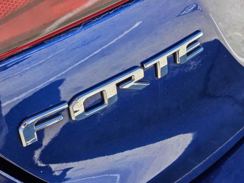 Used 2021 Kia Forte GT-Line image 11