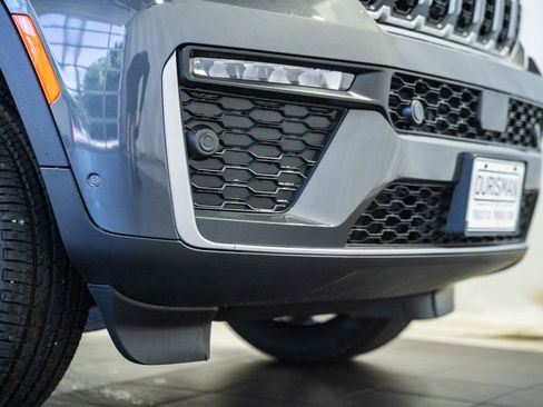 New 2026 Jeep Grand Cherokee Limited AWD/4WD image 15