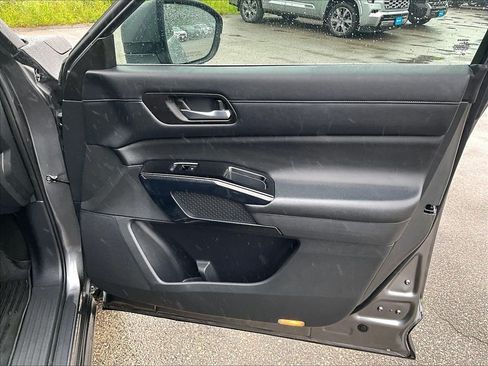Used 2022 Nissan Pathfinder S AWD/4WD image 12