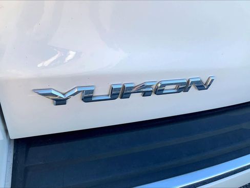 Used 2017 GMC Yukon Denali w/ Open Road Package AWD/4WD image 30