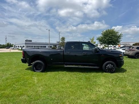 Used 2025 RAM 3500 Big Horn AWD/4WD image 3