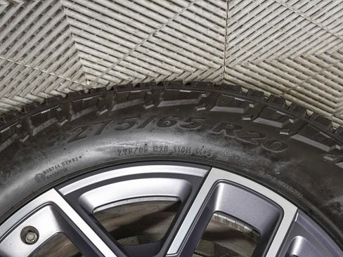 Used 2022 Rivian R1T Adventure image 33