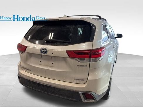 Used 2017 Toyota Highlander Limited Platinum image 19