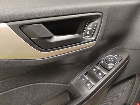 Used 2022 Ford Escape SE w/ Cold Weather Package image 27