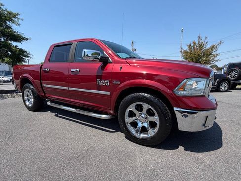 Used 2014 RAM 1500 Laramie w/ Convenience Group AWD/4WD image 4