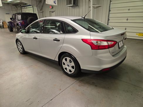 Used 2014 Ford Focus S FWD image 4