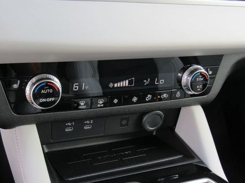 New 2026 Mitsubishi Outlander SE image 27