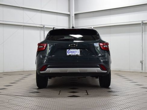 Used 2025 Chevrolet Trax LT w/ Driver Confidence Package FWD image 7