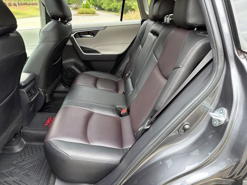 Used 2020 Toyota RAV4 XLE w/ Convenience Package AWD/4WD image 21