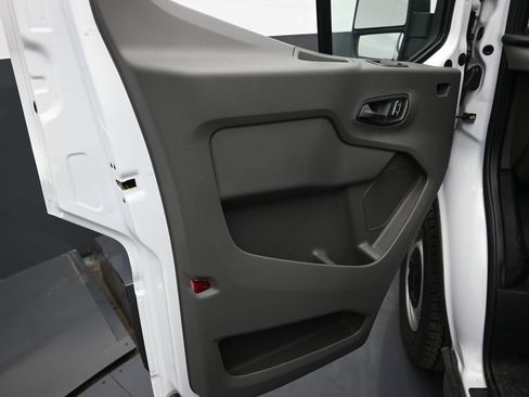 Used 2024 Ford Transit 250 Low Roof image 3