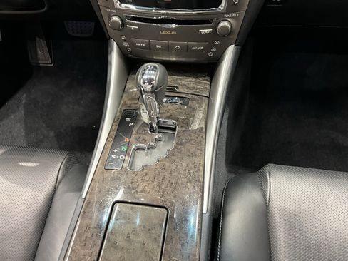 Used 2010 Lexus IS 350C image 38