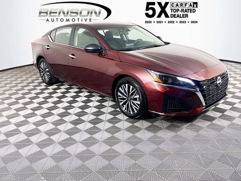 Used 2025 Nissan Altima 2.5 SV FWD image 1