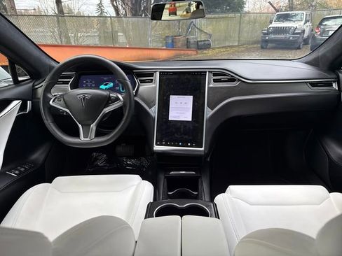 Used 2018 Tesla Model S 75D image 11