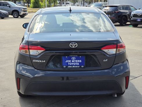 Used 2025 Toyota Corolla LE FWD image 8