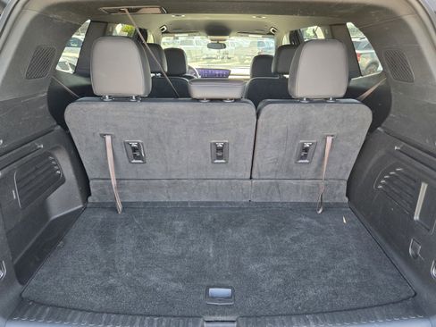 Certified 2025 Buick Enclave Preferred image 9