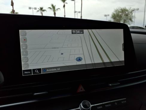Certified 2025 Hyundai Elantra Limited FWD image 20