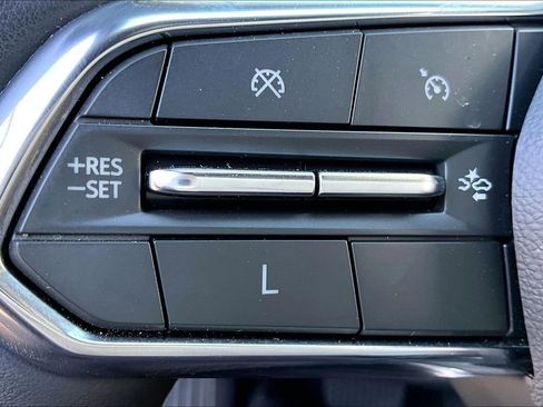 Used 2025 Chevrolet Equinox LT AWD/4WD image 10