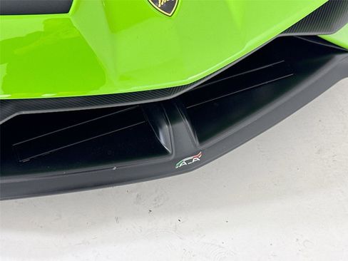 Used 2021 Lamborghini Aventador SVJ image 38