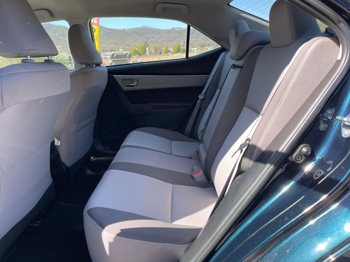 Used 2019 Toyota Corolla LE w/ Carpet Mat Package (TMS) FWD image 18