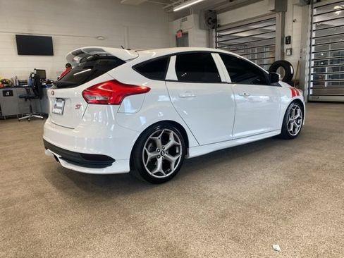 Used 2016 Ford Focus ST FWD image 5