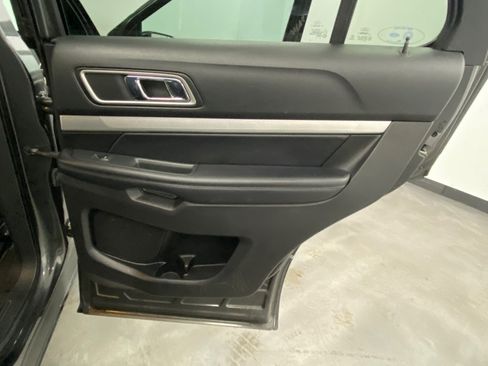 Used 2017 Ford Explorer XLT w/ Equipment Group 202A AWD/4WD image 44
