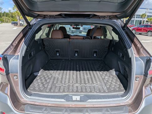 Used 2022 Subaru Outback Touring w/ Popular Package #2 AWD/4WD image 13