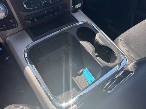 Used 2017 RAM 1500 Laramie AWD/4WD image 28