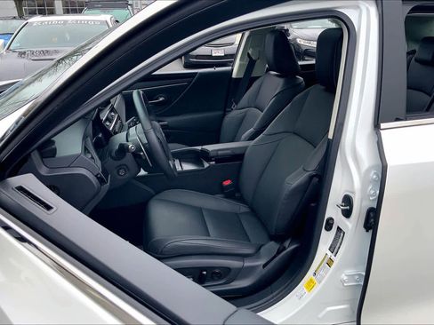 Certified 2025 Lexus ES 350 w/ Premium Package image 8