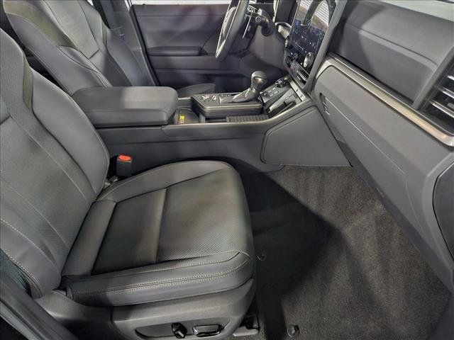 Used 2024 Lexus GX 550 AWD/4WD image 20