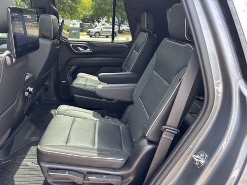 Used 2021 GMC Yukon SLT w/ SLT Premium Package AWD/4WD image 18