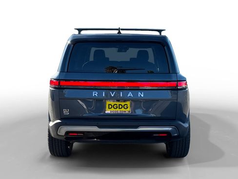 Used 2023 Rivian R1S Launch Edition image 4