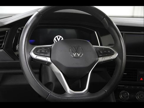 Used 2024 Volkswagen Jetta SE FWD image 7