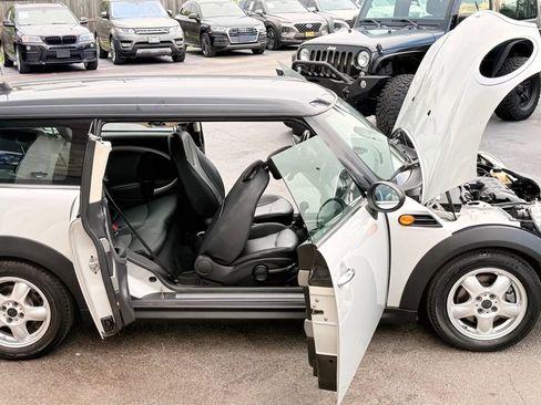 Used 2011 MINI Cooper Clubman FWD image 15