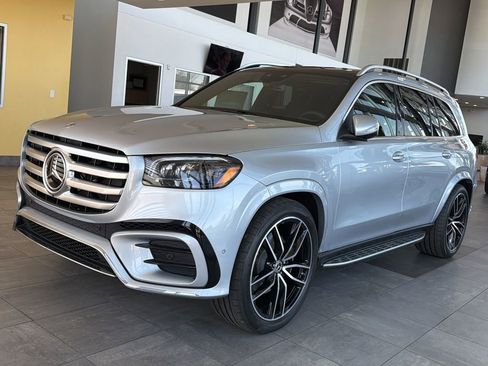 New 2026 Mercedes-Benz GLS 580 4MATIC image 6