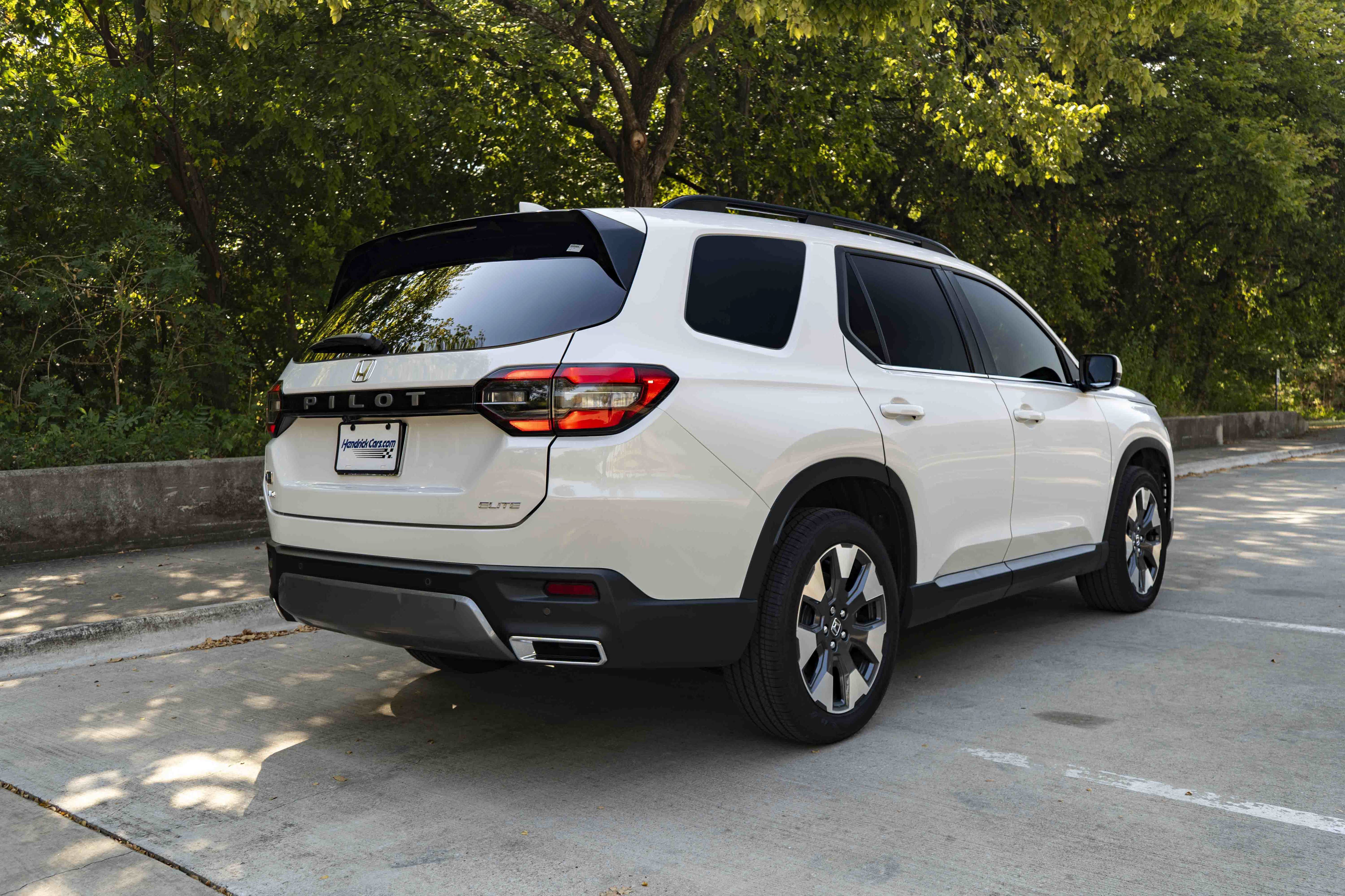 Used 2026 Honda Pilot Elite image 9