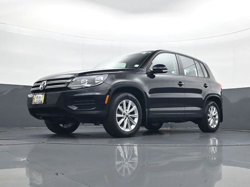 Used 2017 Volkswagen Tiguan Limited w/ Alloy Wheels Package image 21