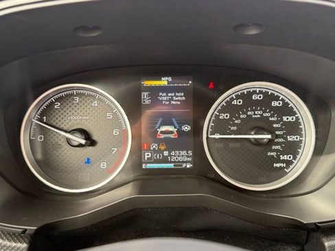 Used 2024 Subaru Forester Premium image 18