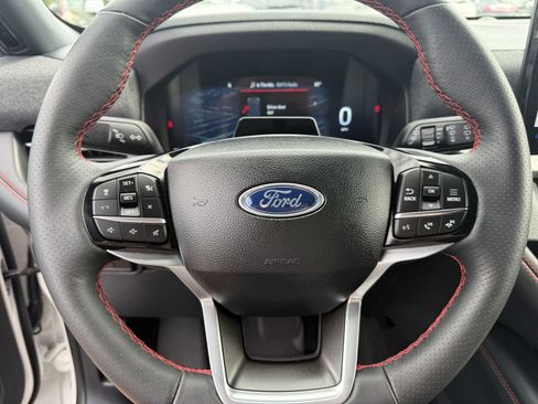 Certified 2025 Ford Explorer ST-Line AWD/4WD image 35