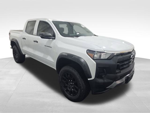 Used 2023 Chevrolet Colorado Trail Boss w/ Advanced Trailering Package AWD/4WD image 3
