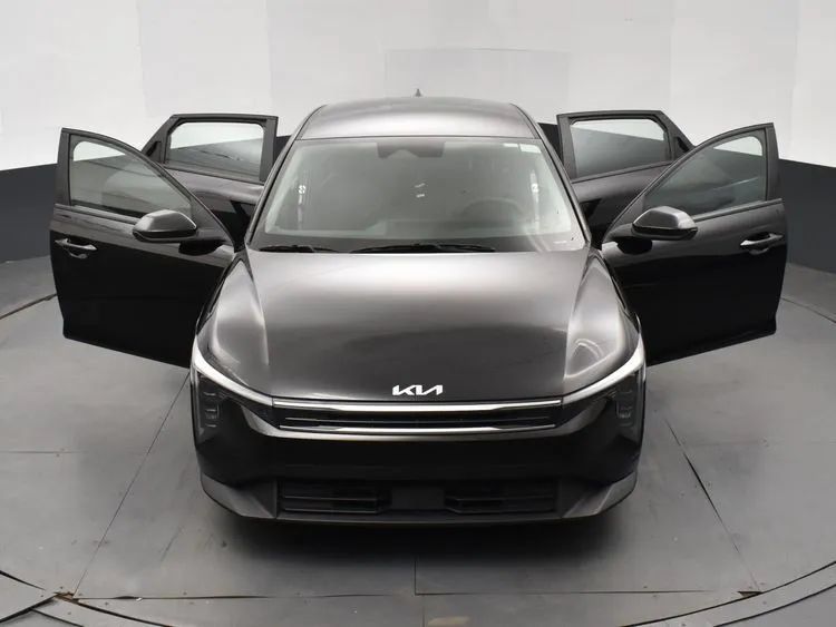 Used 2025 Kia K4 FWD image 10