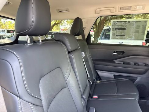 New 2026 Nissan Pathfinder SL FWD image 25