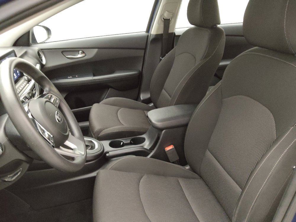 Used 2020 Kia Forte LXS FWD image 17