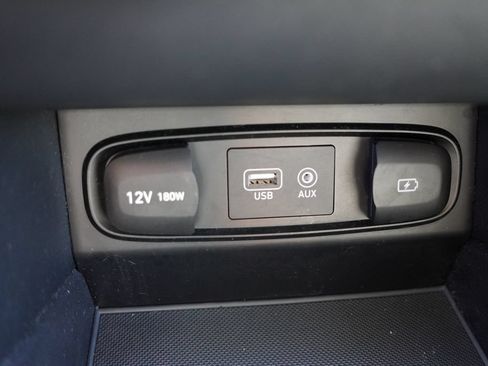 Used 2019 Hyundai Santa Fe SE AWD/4WD image 25