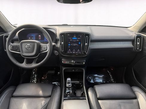 Used 2023 Volvo XC40 B5 Plus w/ Driver Assist Package AWD/4WD image 10