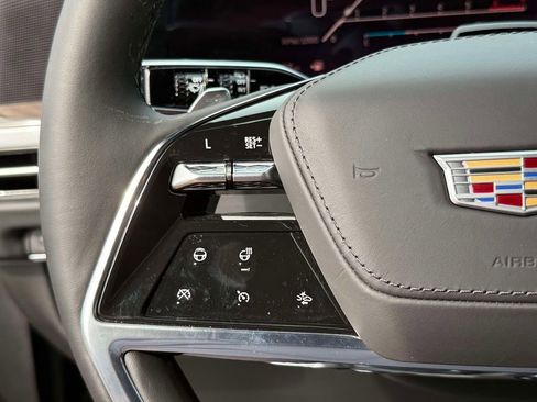 Used 2025 Cadillac Escalade ESV Premium Luxury Platinum image 34