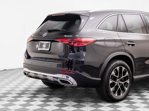 Used 2025 Mercedes-Benz GLC 350e 4MATIC image 32