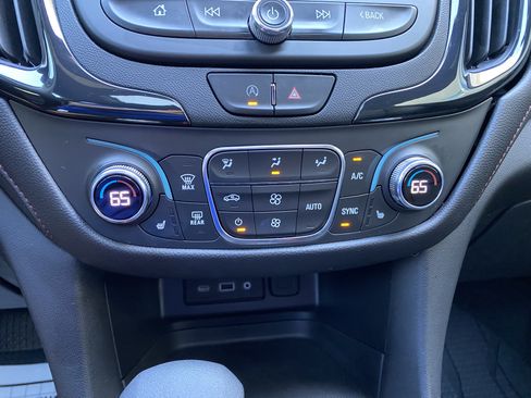 Used 2023 Chevrolet Equinox RS w/ RS Leather Package FWD image 28