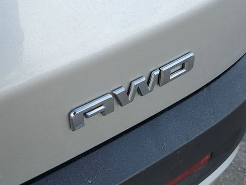 Used 2018 GMC Acadia SLE image 36