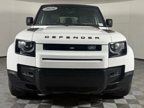 Used 2024 Land Rover Defender 130 X-Dynamic SE image 11